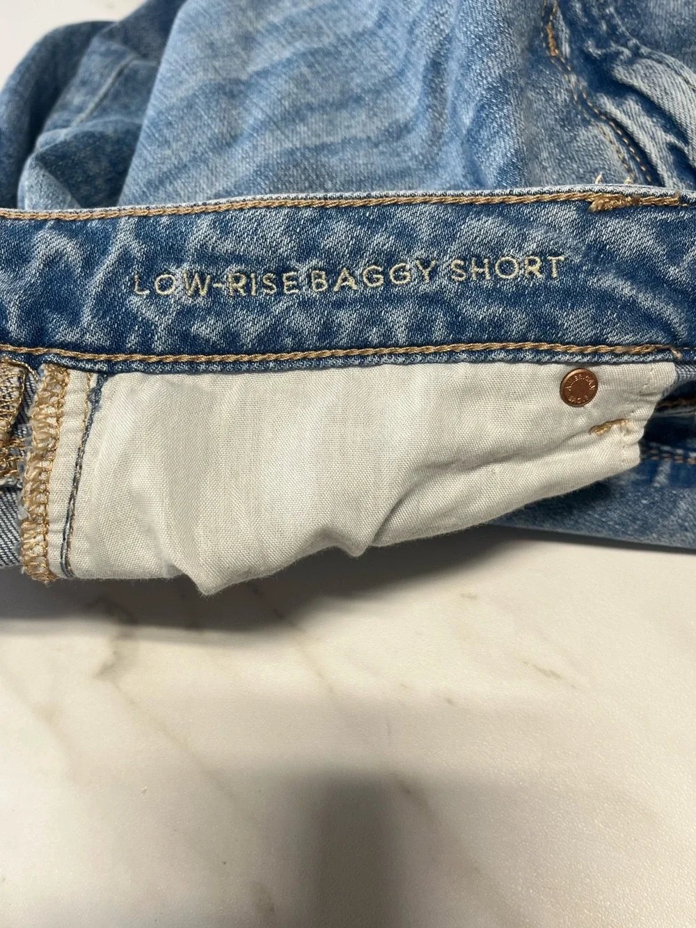 American Eagle Low Rise Baggy Denim Short size 2